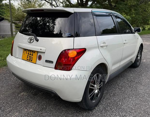 Toyota IST 2004 White