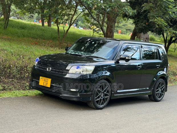 Toyota Corolla Rumion 2011 Black