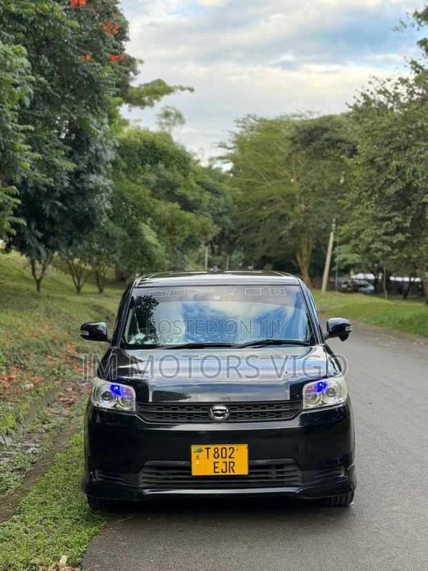 Toyota Corolla Rumion 2011 Black
