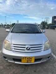 Toyota IST 2005 Silver for sale