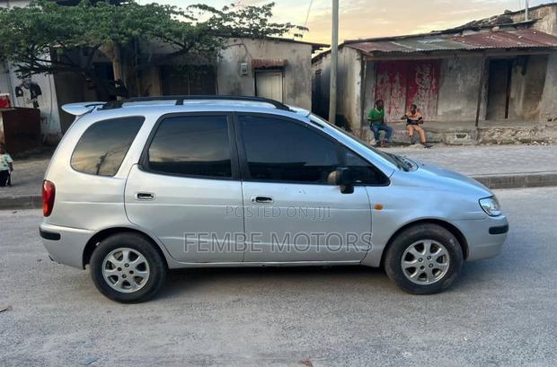 Toyota Corolla Spacio 2004 Silver