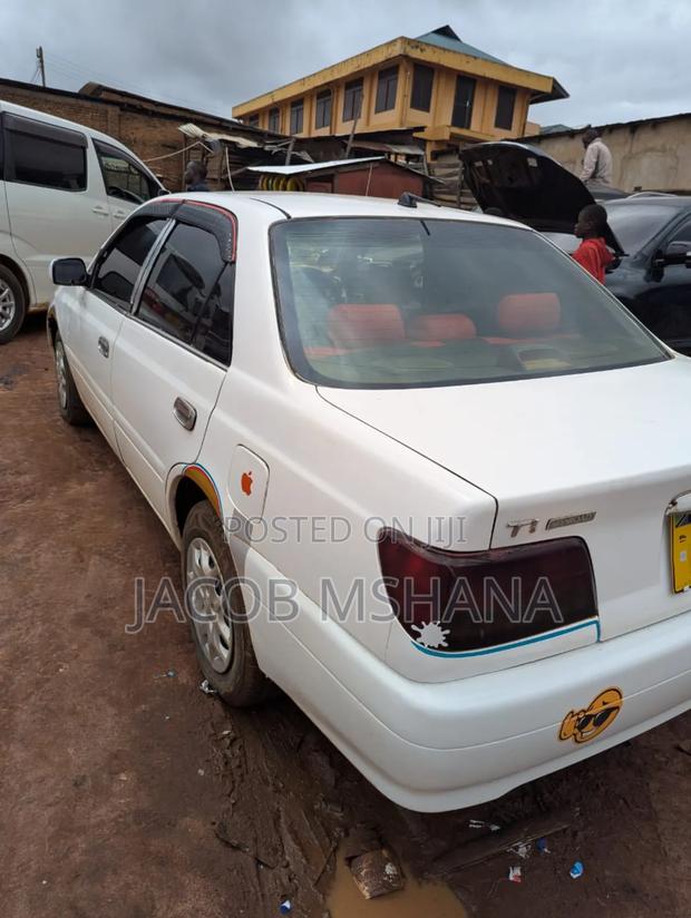 Toyota Carina 1999 White