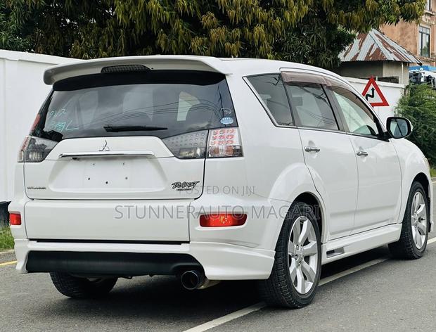 Mitsubishi Outlander 2010 Pearl