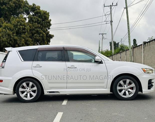 Mitsubishi Outlander 2010 Pearl