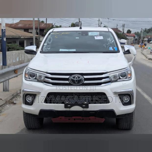 Toyota Hilux 2018 Off white