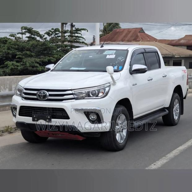 Toyota Hilux 2018 Off white