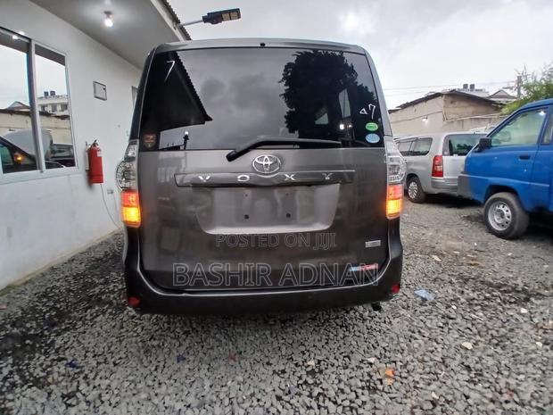 Toyota Voxy 2012 Gray