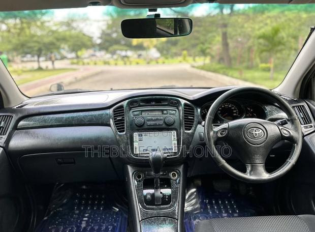 Toyota Kluger 2005 Black