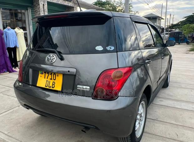 Toyota IST 2004 Gray