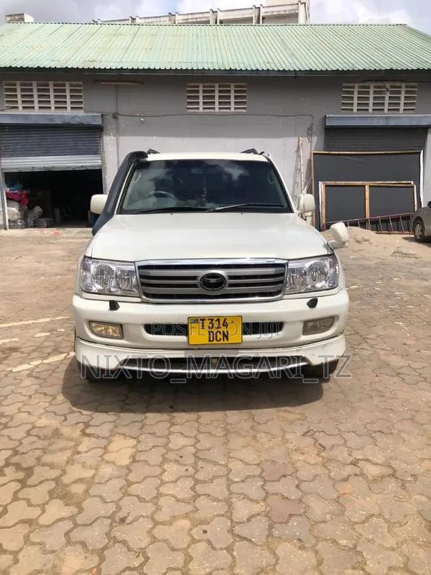 Toyota Land Cruiser 2005 White