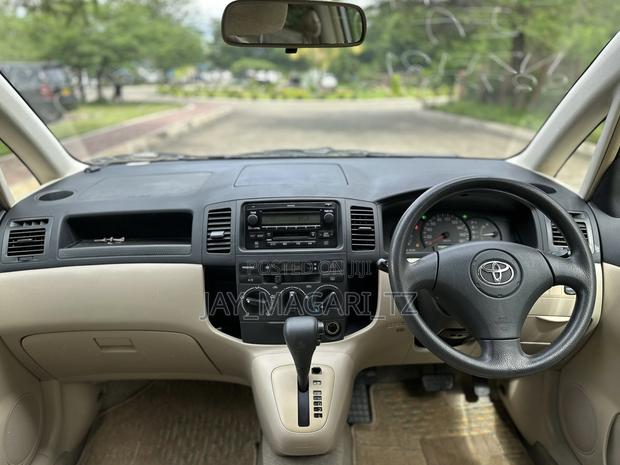 Toyota Corolla Spacio 2005 Beige