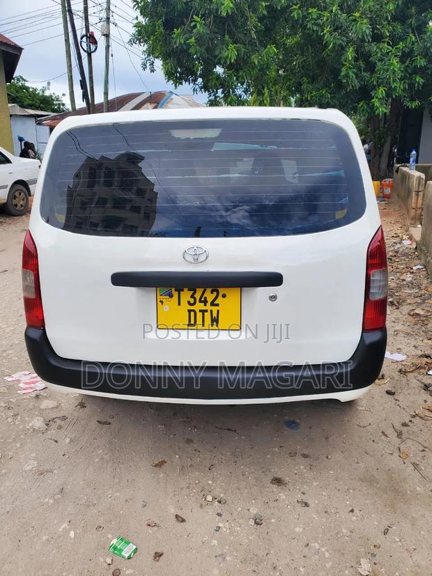 Toyota Probox 2006 White