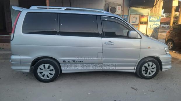 Toyota Noah 2003 Silver