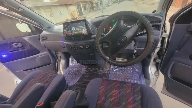 Toyota Noah 2003 Silver
