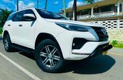 Toyota Kluger 2022 White for sale