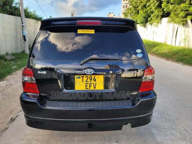 Toyota Kluger 2004 Black