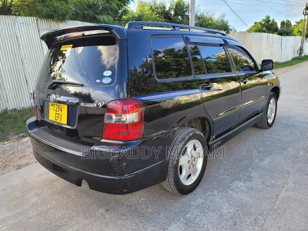Toyota Kluger 2004 Black