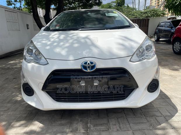 Toyota Aqua 2016 Pearl
