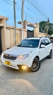 Subaru Forester 2009 White for sale