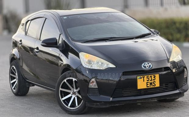 Toyota Aqua 2014 Black