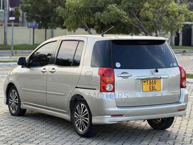 Toyota Raum 1.5 FWD 2005 Beige