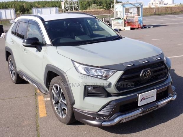 Toyota RAV4 2019 Green