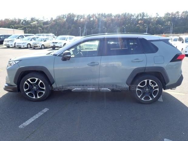 Toyota RAV4 2019 Green