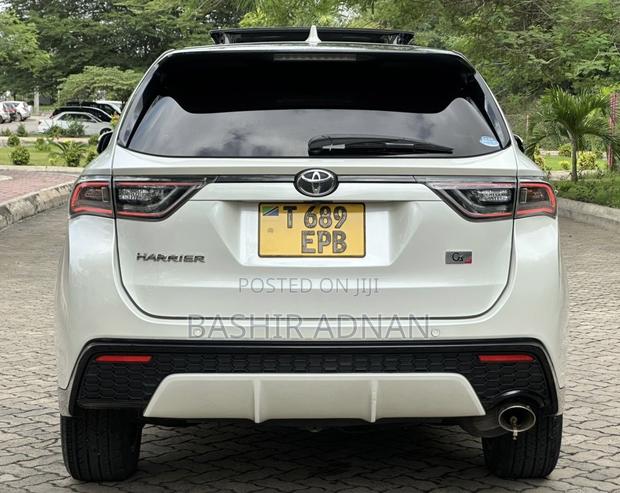 Toyota Harrier 2.0 2015 White