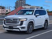 Toyota Land Cruiser LC300 2024 White for sale