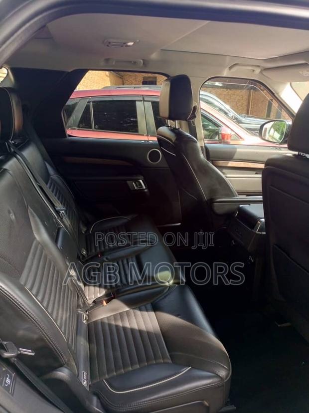 Land Rover Discovery 2018 Gray