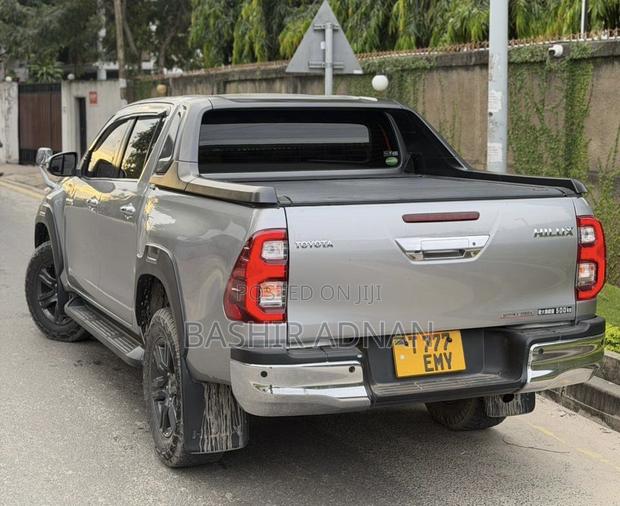 Toyota Hilux Revo Double Cab Deisel 2.4 RWD 2021 Silver