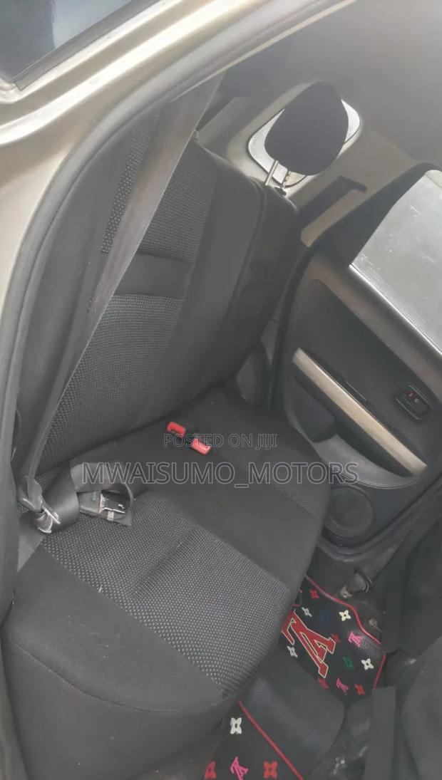 Toyota IST 2003 Gold