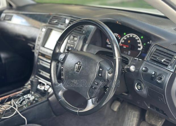 Toyota Crown 2005 Off white