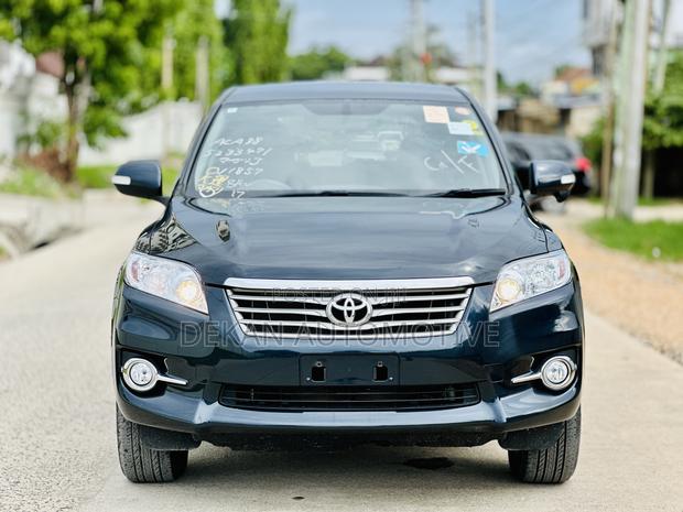 Toyota Vanguard 2012 Gray