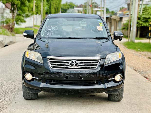 Toyota Vanguard 2013 Black