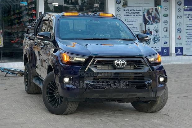 Toyota Hilux 2021 Blue