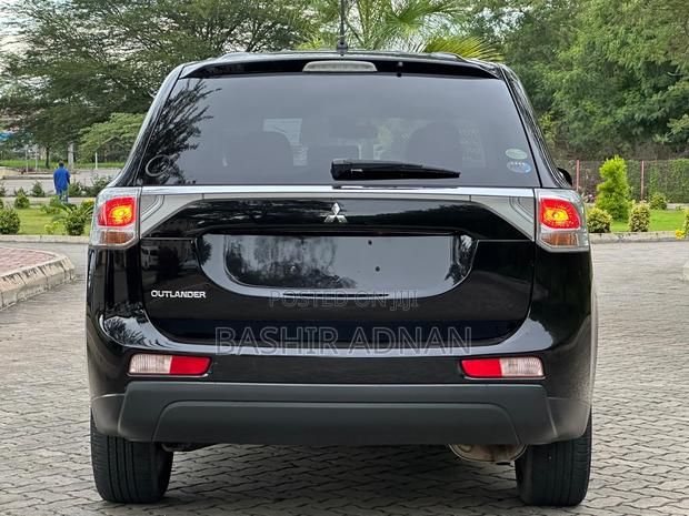 Mitsubishi Outlander 2013 Black