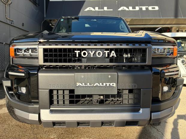 Toyota Land Cruiser LC250 2024 Black