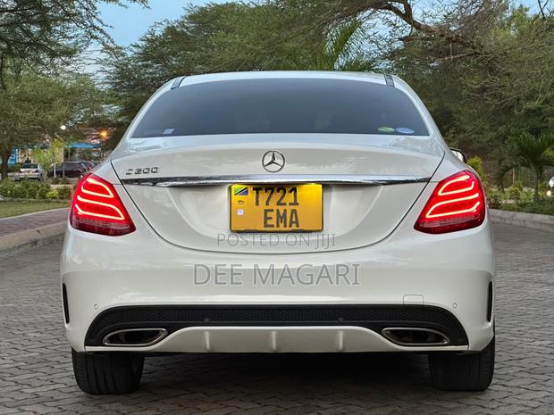 Mercedes-Benz C200 2014 White