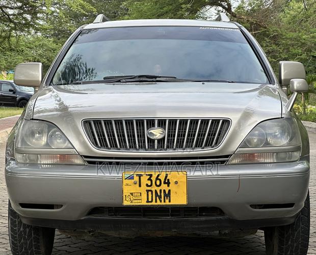Toyota Harrier 2001 Silver