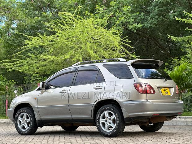 Toyota Harrier 2001 Silver