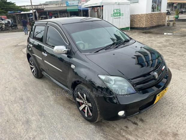 Toyota IST 2005 Black