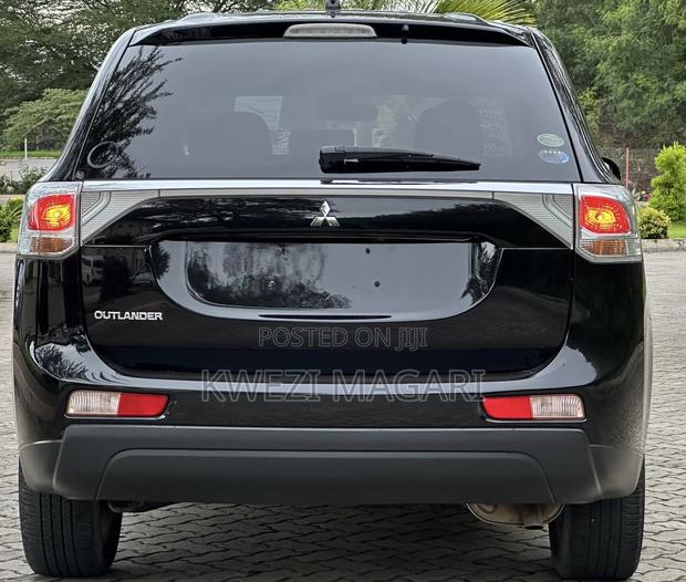 Mitsubishi Outlander 2013 Black