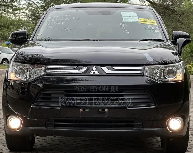 Mitsubishi Outlander 2013 Black