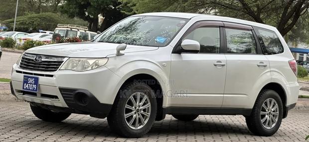 Subaru Forester 2011 Pearl