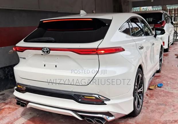 Toyota Harrier 2.0 2021 Ivory