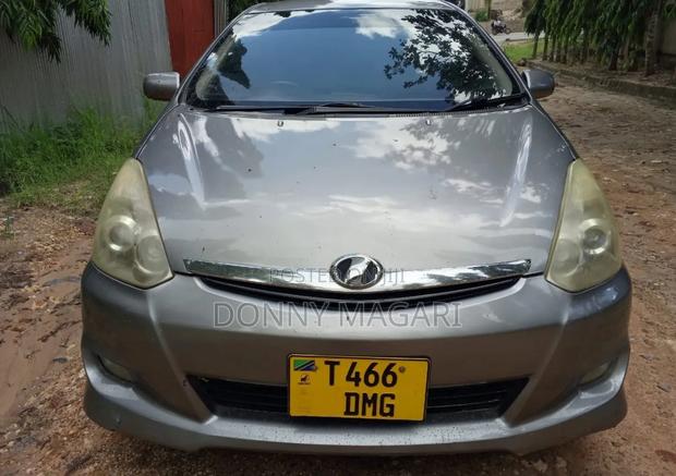 Toyota Wish 2005 Silver