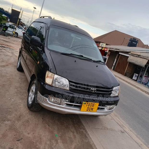 Toyota Noah 2005 Black