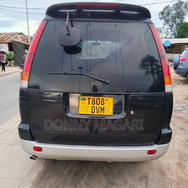 Toyota Noah 2005 Black