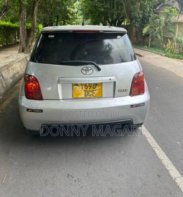 Toyota IST 2005 Silver